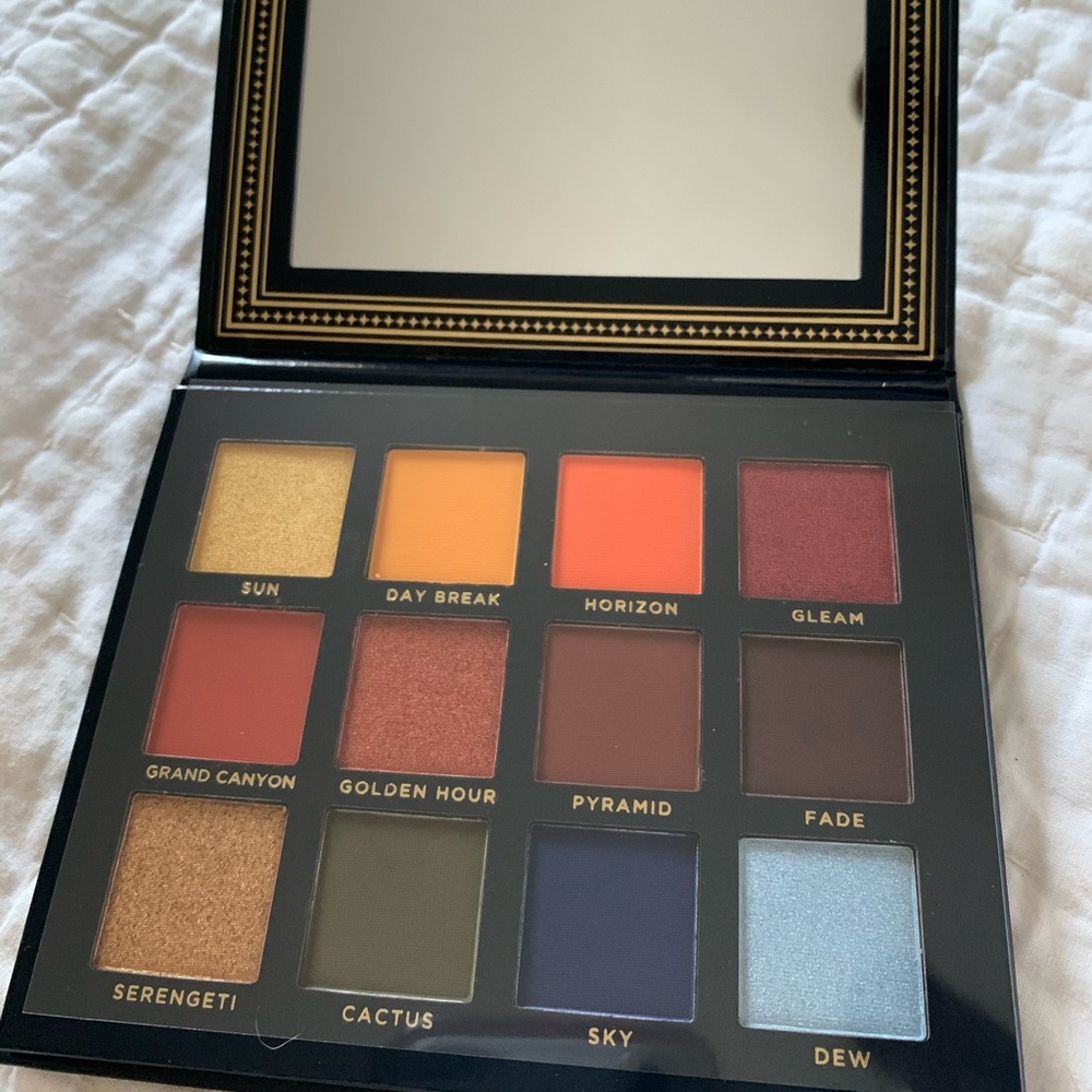 Ace Beauté eyeshadow palette Vintage Dawn